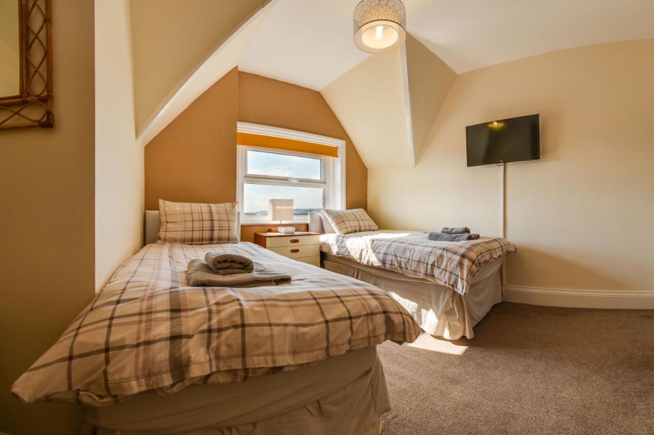 The Whitby Prospect, 2 Bed Apartment With Stunning Views, 2 Mins From Beach Luaran gambar